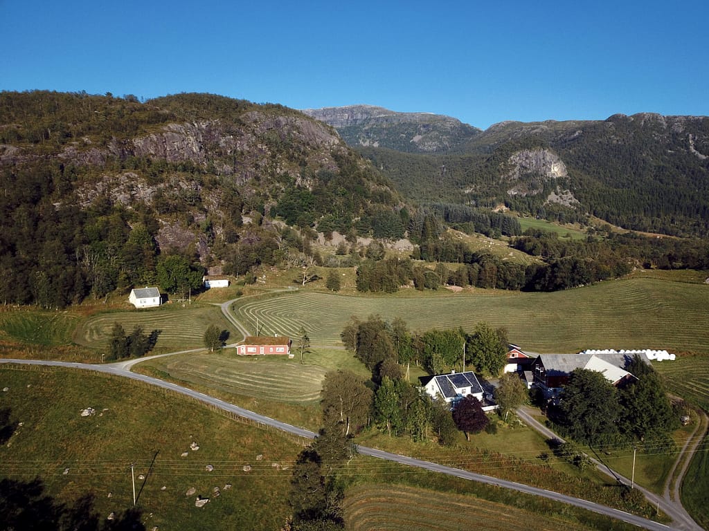 Fossane gard, gard og utleigehus til overnatting